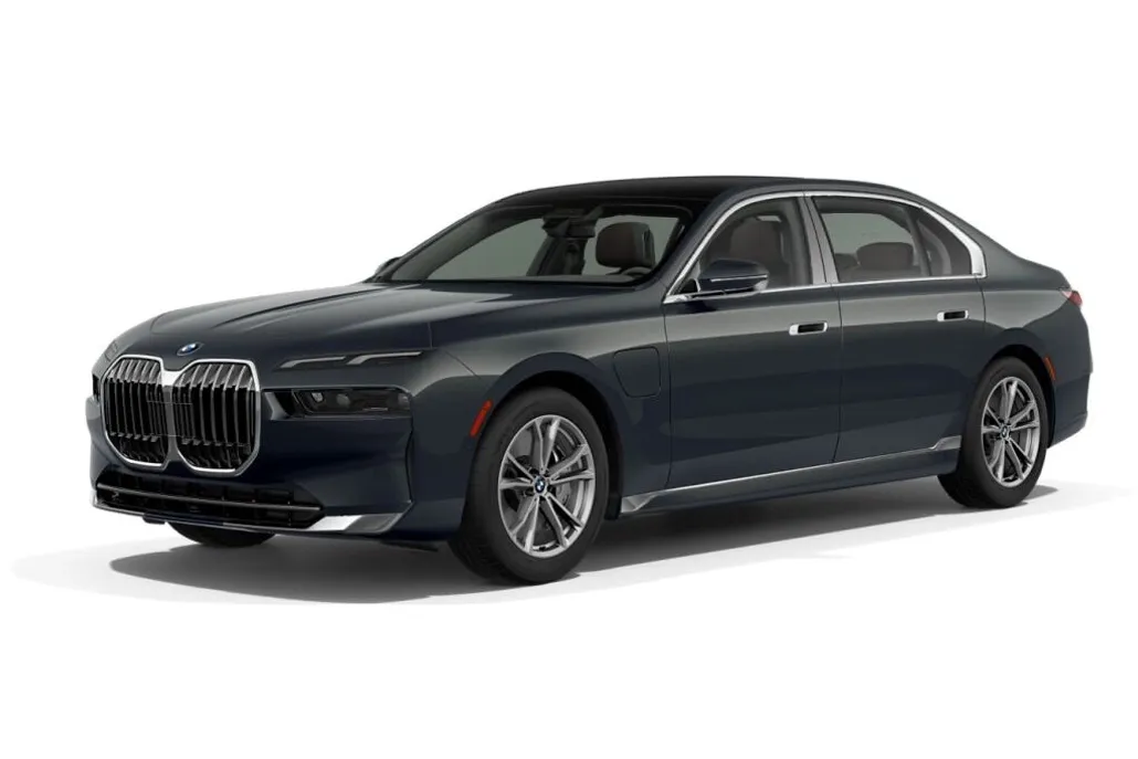 2026 Bmw 750e photo 1