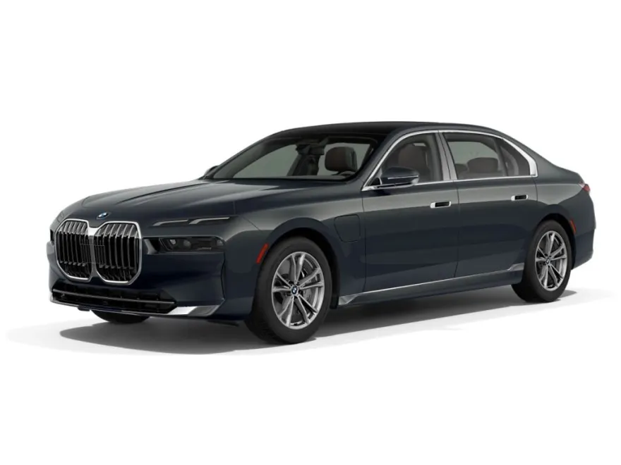 2026 Bmw 750e photo 1