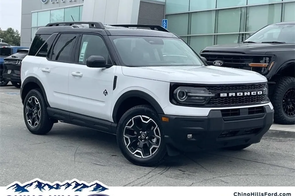 2025 Ford Bronco Sport Outer Banks photo 1