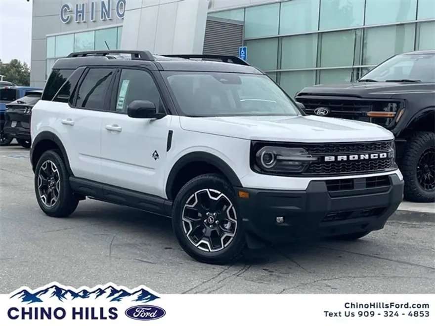 2025 Ford Bronco Sport Outer Banks photo 1