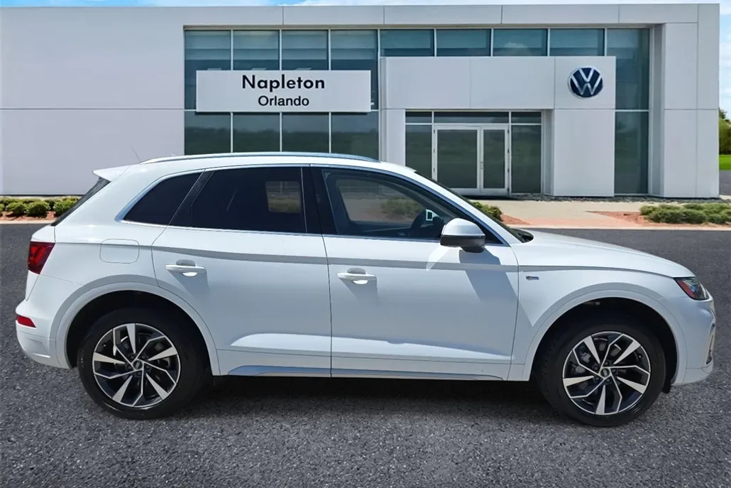 2022 Audi Q5 45 S line Premium Plus photo 1