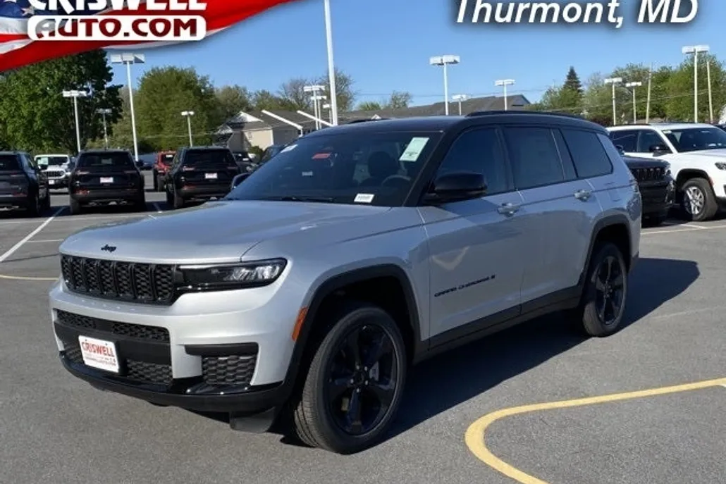 2025 Jeep Grand Cherokee Altitude photo 1