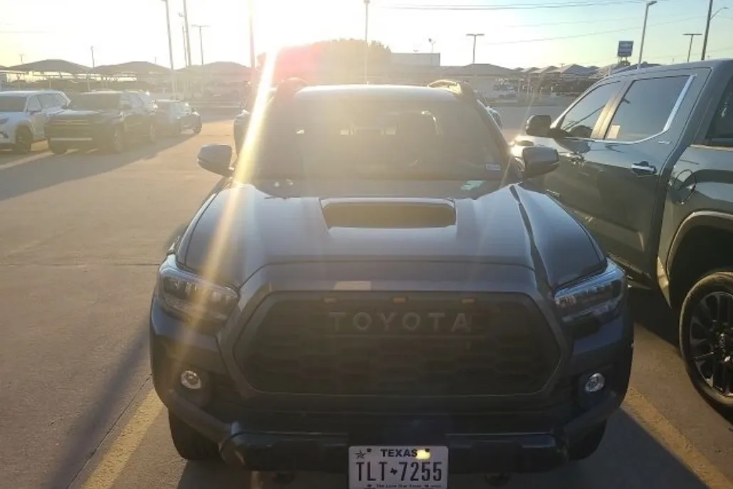 2023 Toyota Tacoma TRD Sport V6 photo 1