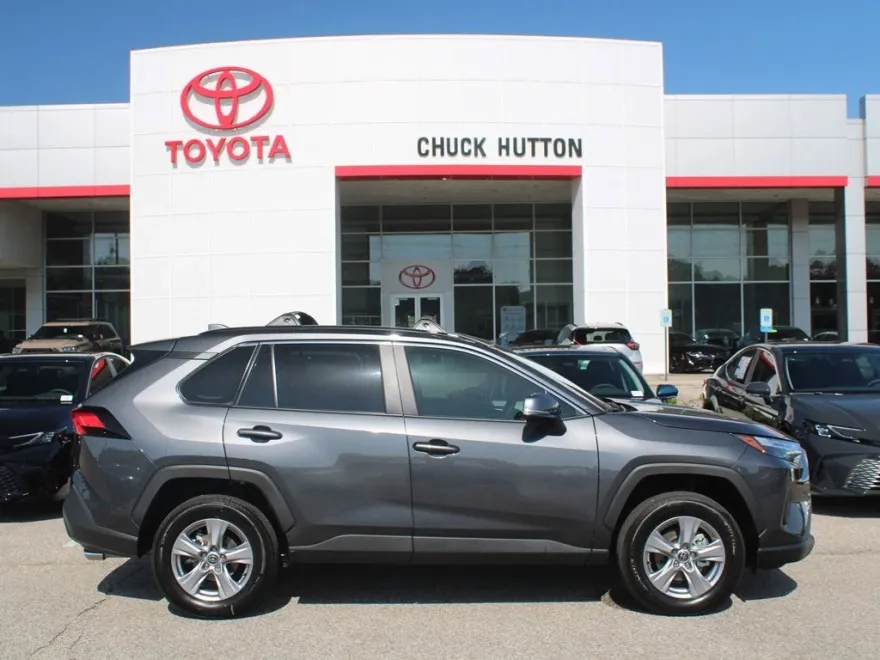 2025 Toyota RAV4 XLE photo 1