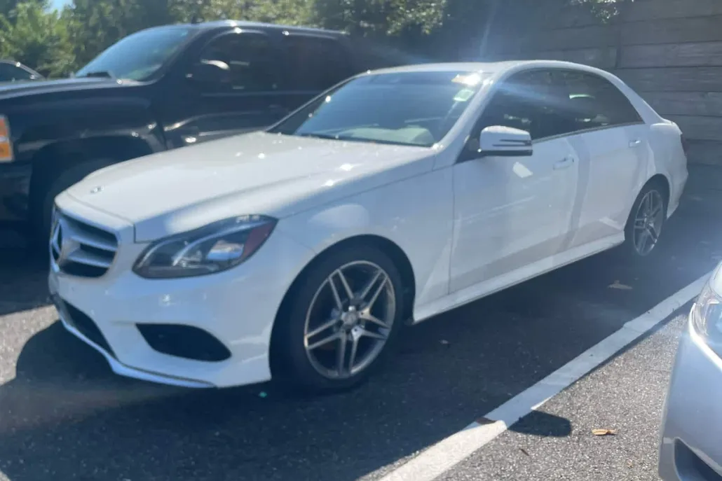 2014 Mercedes Benz E 350 4MATIC photo 1