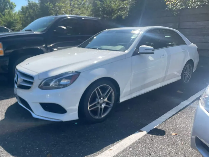 2014 Mercedes Benz E 350 4MATIC photo 1
