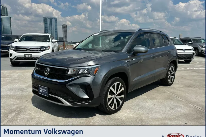 2022 Volkswagen Taos SE photo 1