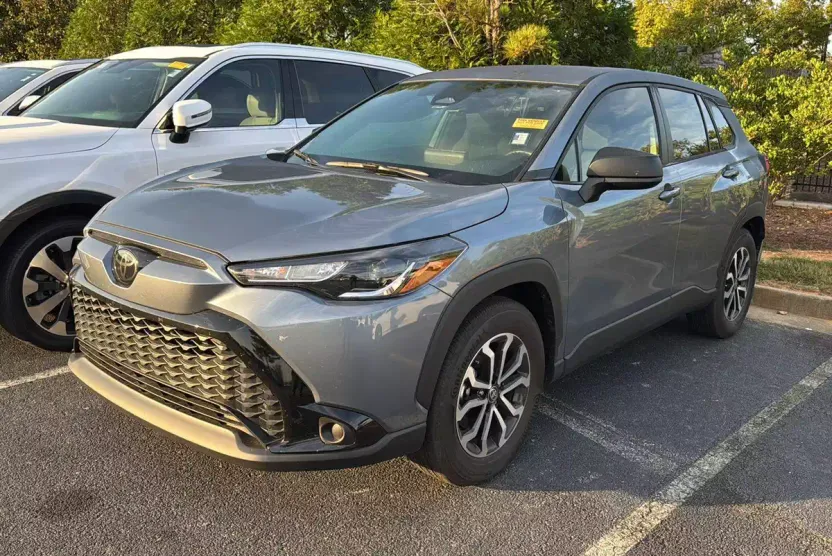 2025 Toyota Corolla Cross Hybrid XSE photo 1