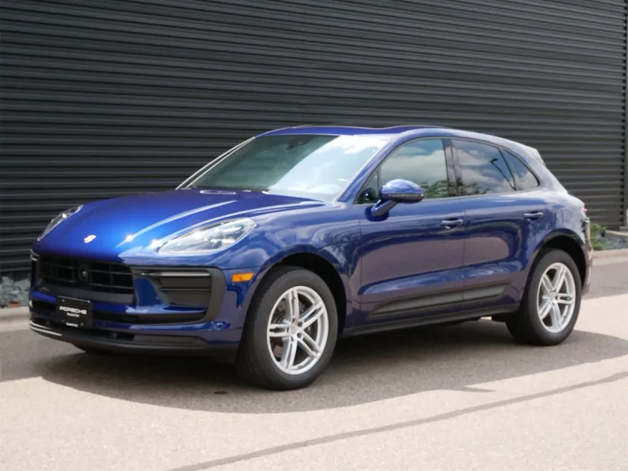 2024 Porsche Macan T photo 1