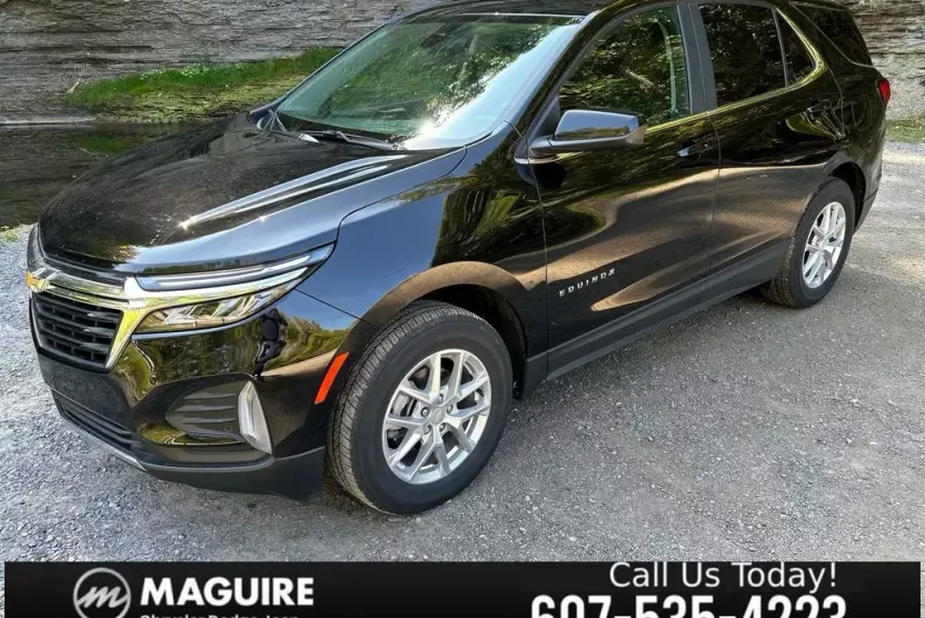 2022 Chevrolet Equinox LT photo 1
