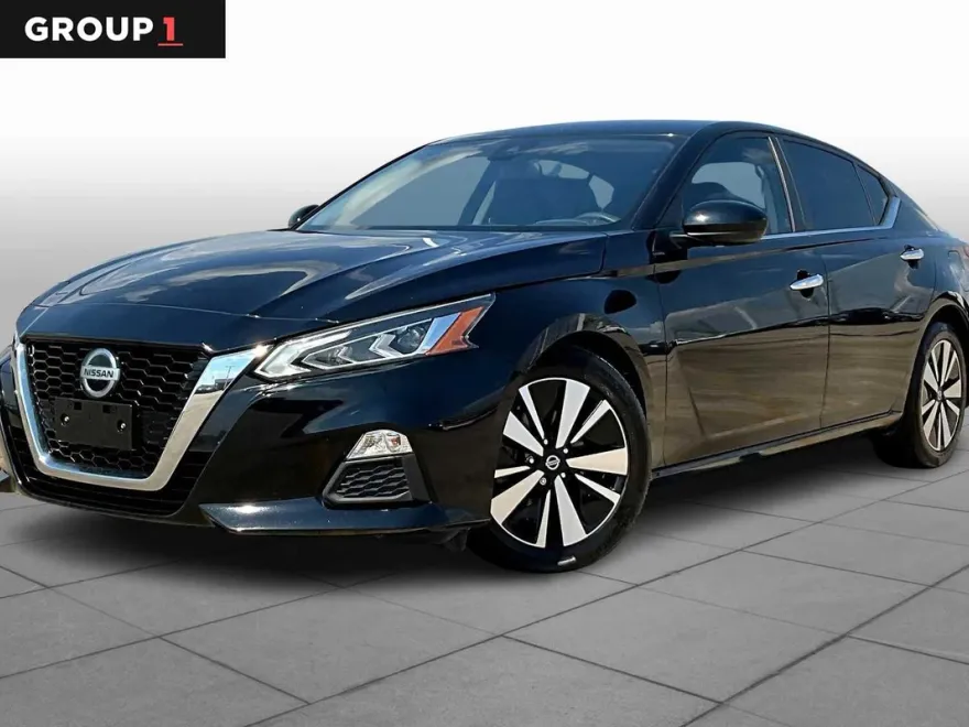 2022 Nissan Altima 2.5 SV photo 1