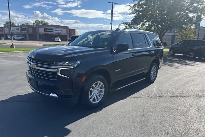 2023 Chevrolet Tahoe LT photo 1