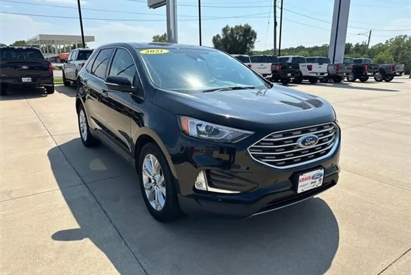 2021 Ford Edge Titanium photo 1