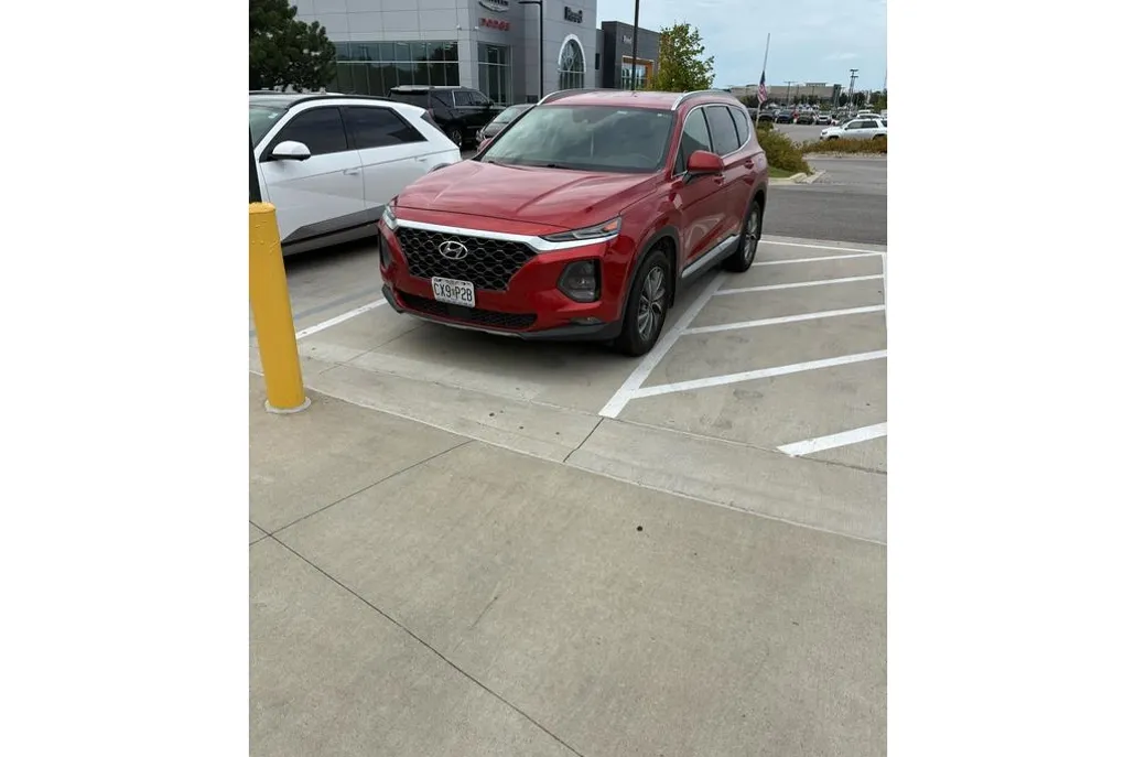 2020 Hyundai Santa Fe SEL photo 1