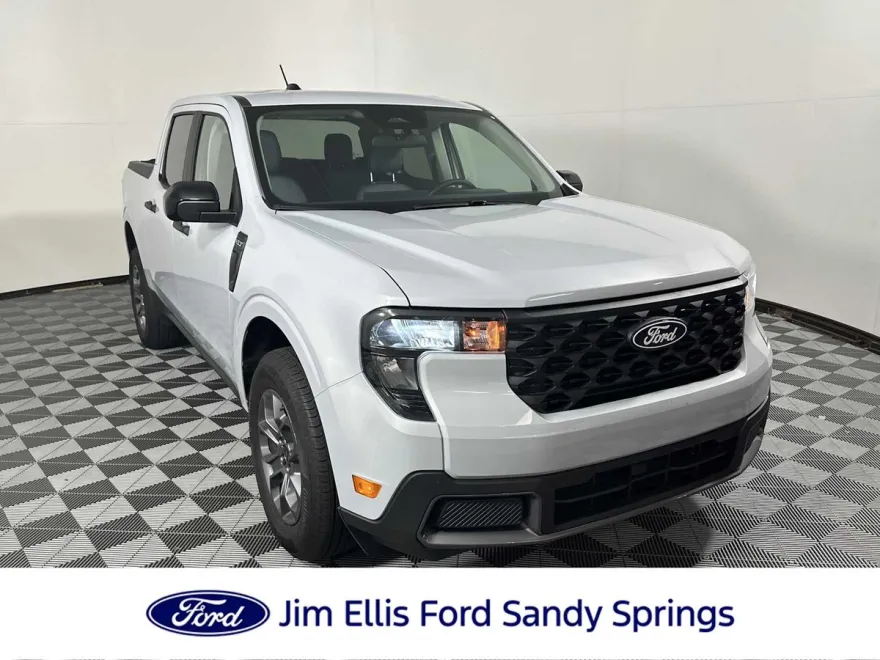 2025 Ford Maverick XLT photo 1
