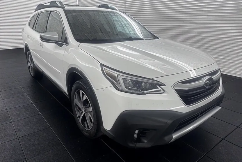 2022 Subaru Outback Touring photo 1