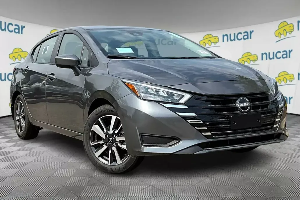 2025 Nissan Versa SV photo 1
