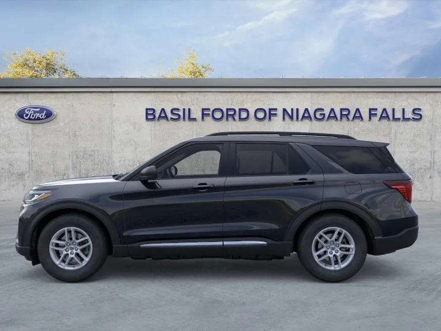 2025 Ford Explorer photo 1