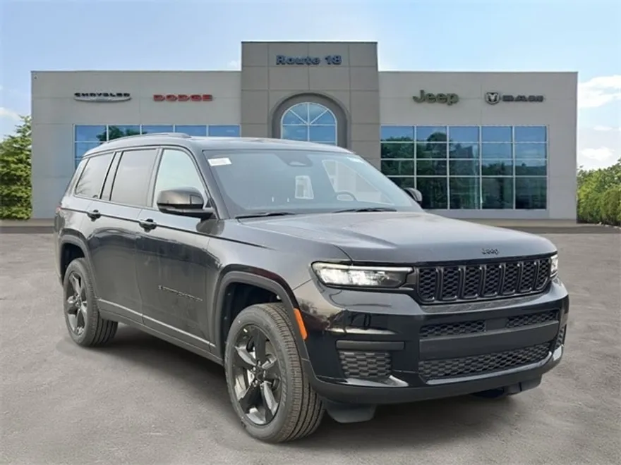 2025 Jeep Grand Cherokee Altitude photo 1