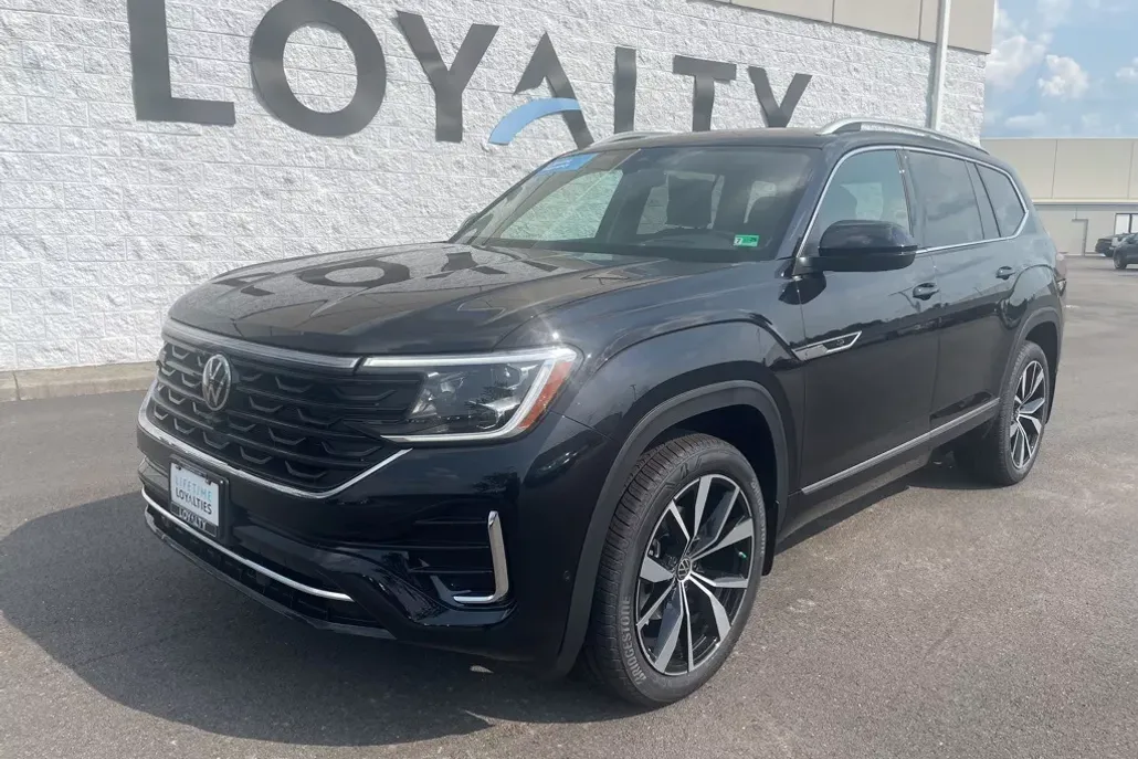 2025 Volkswagen Atlas SEL Premium R-Line photo 1