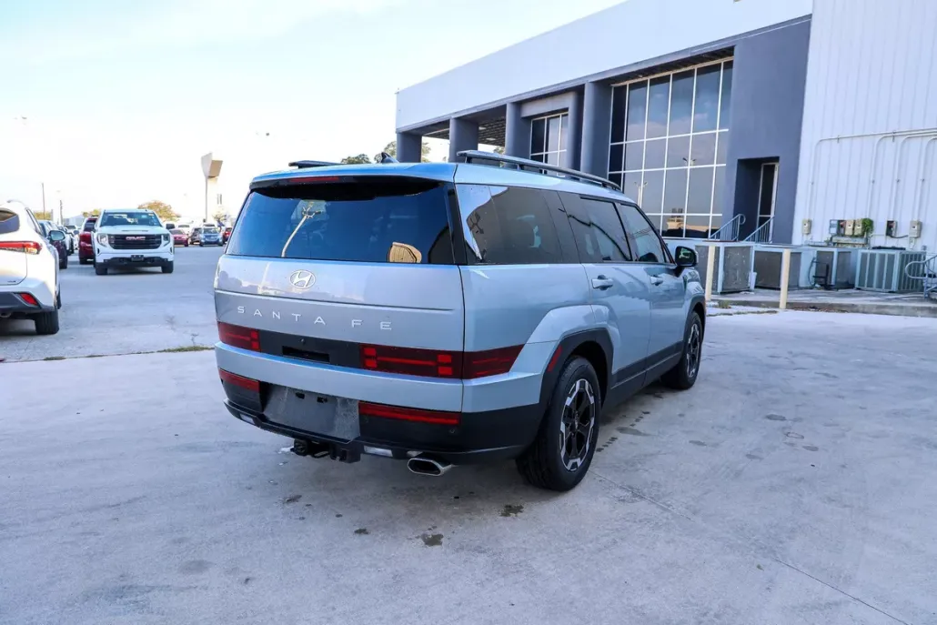 2025 Hyundai Santa Fe SEL photo 1