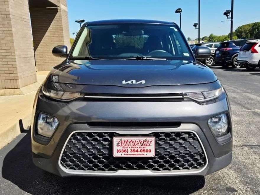 2022 Kia Soul LX photo 1