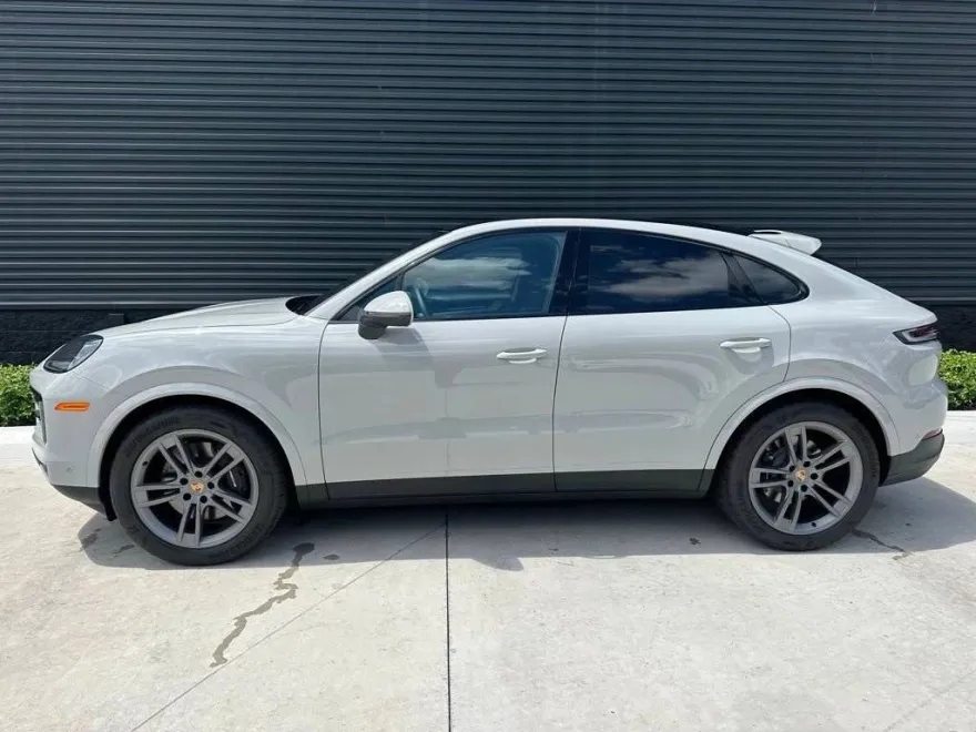 2025 Porsche Cayenne Coupe photo 1