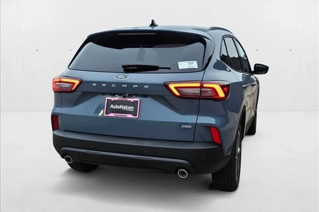 2025 Ford Escape ST-Line photo 1