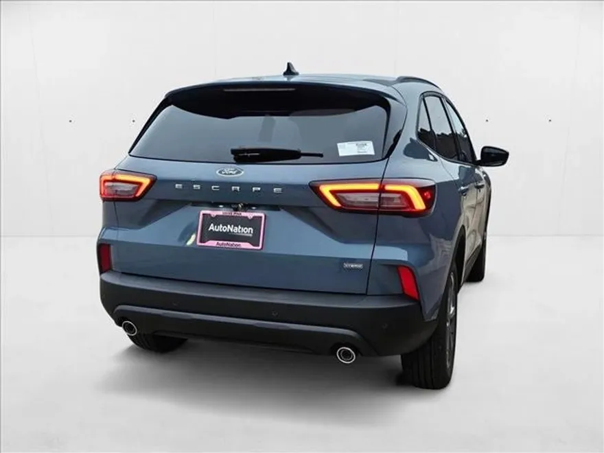 2025 Ford Escape ST-Line photo 1