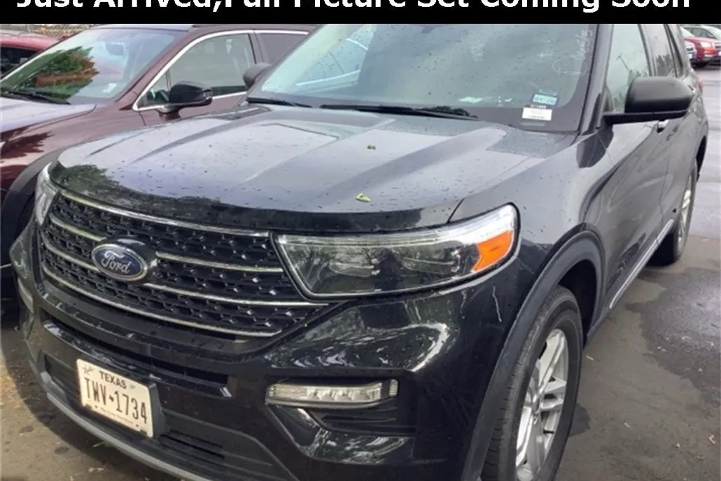 2024 Ford Explorer XLT photo 1