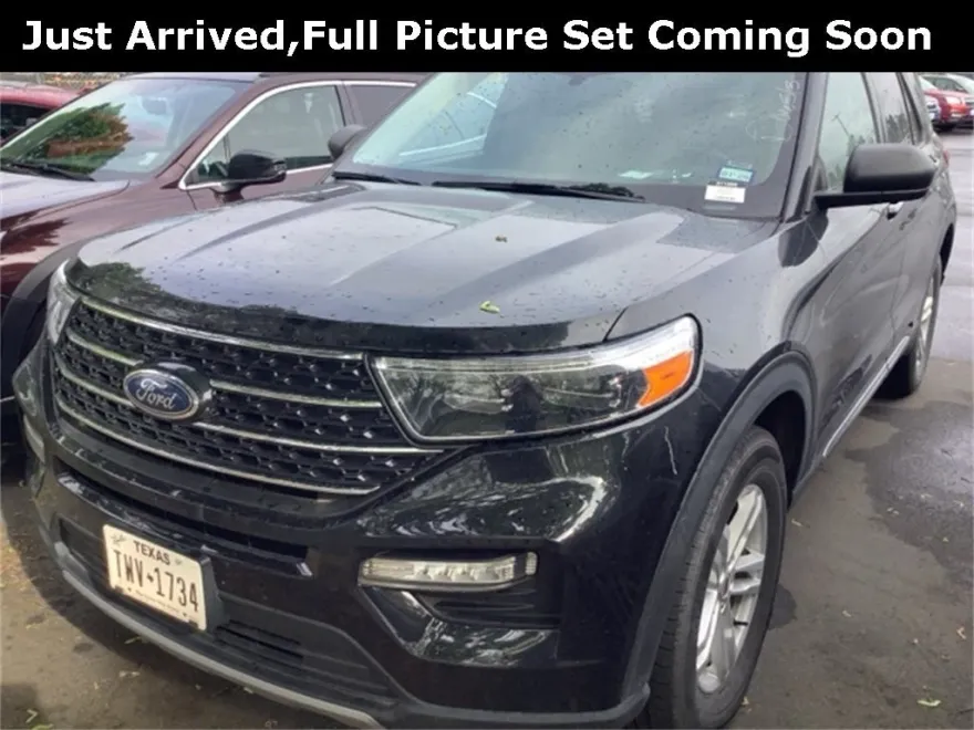 2024 Ford Explorer XLT photo 1