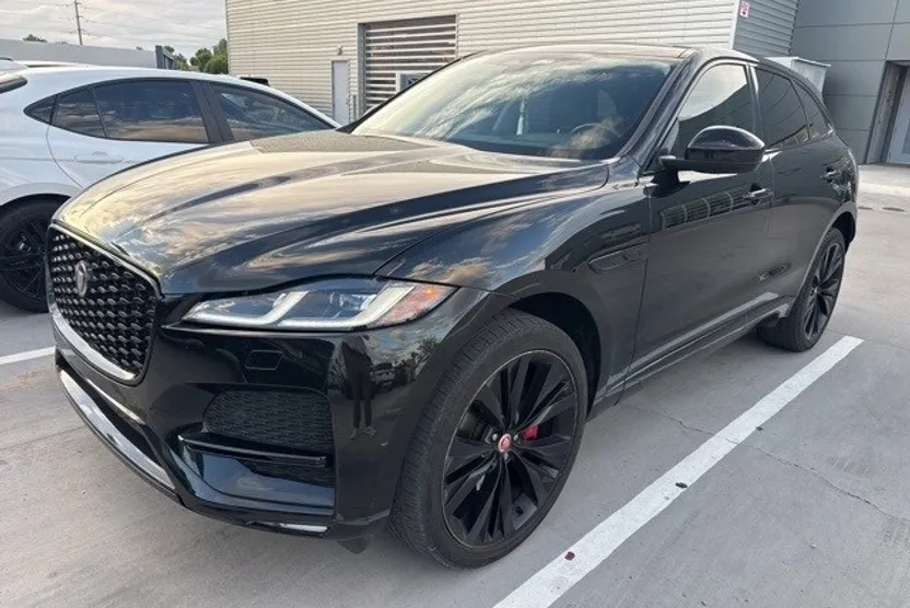 2023 Jaguar F-PACE P250 S photo 1