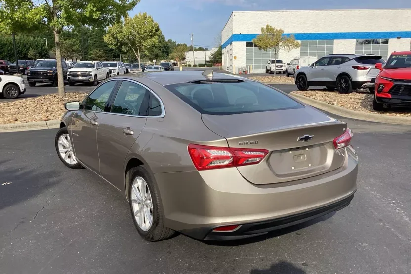 2022 Chevrolet Malibu 1LT photo 1