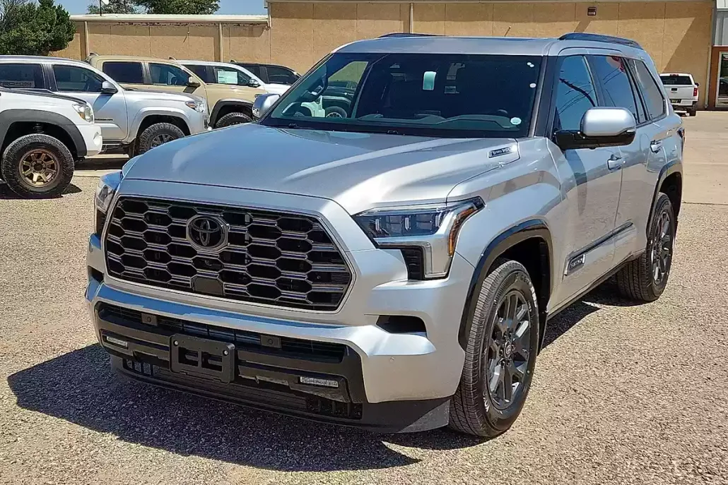 2026 Toyota Sequoia Platinum photo 1