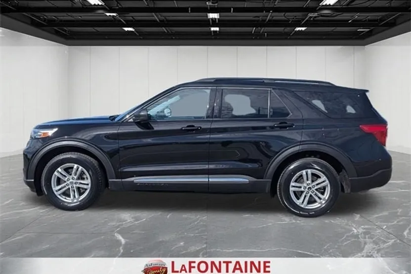 2024 Ford Explorer XLT photo 1
