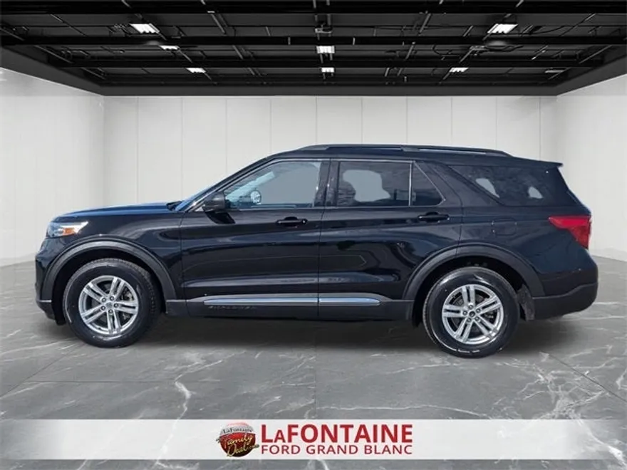 2024 Ford Explorer XLT photo 1