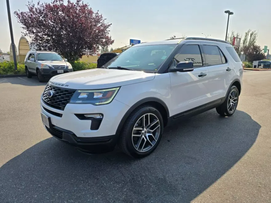 2018 Ford Explorer Sport photo 1