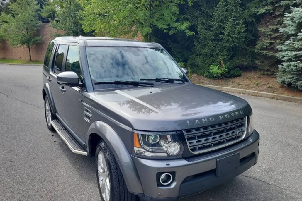 2016 Land Rover LR4 HSE photo 1