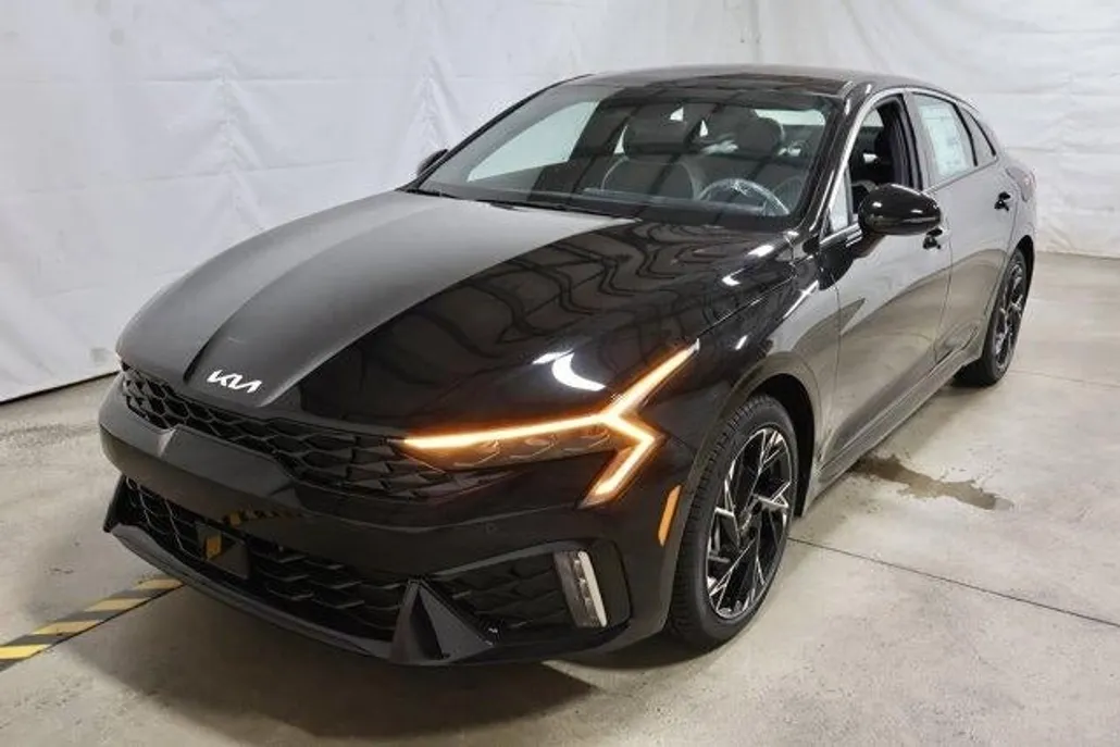 2026 Kia K5 GT-Line photo 1