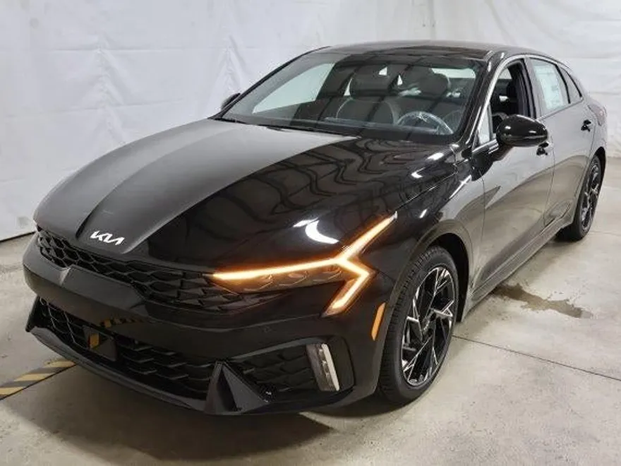 2026 Kia K5 GT-Line photo 1