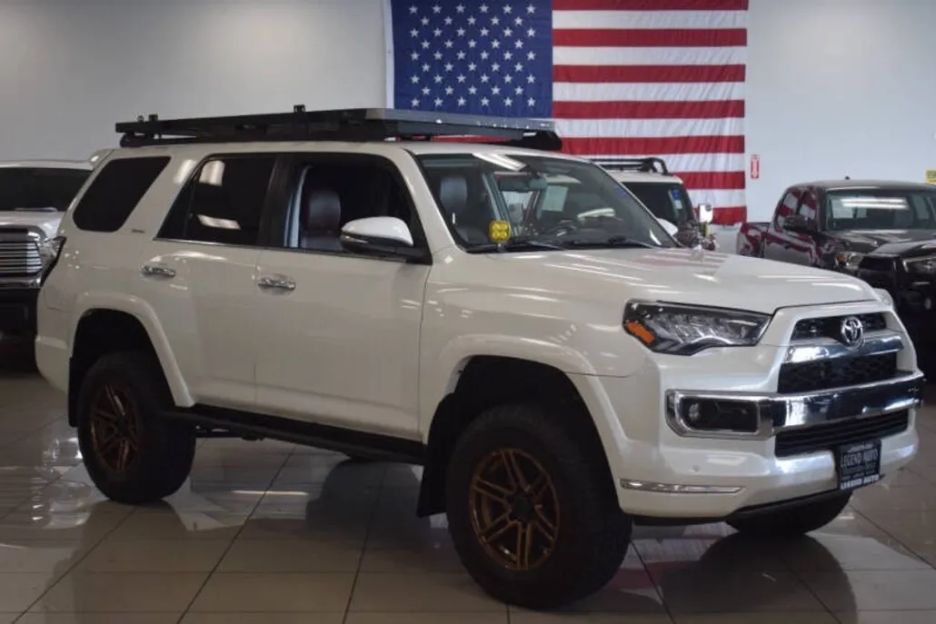 2017 Toyota 4Runner Limited photo 1
