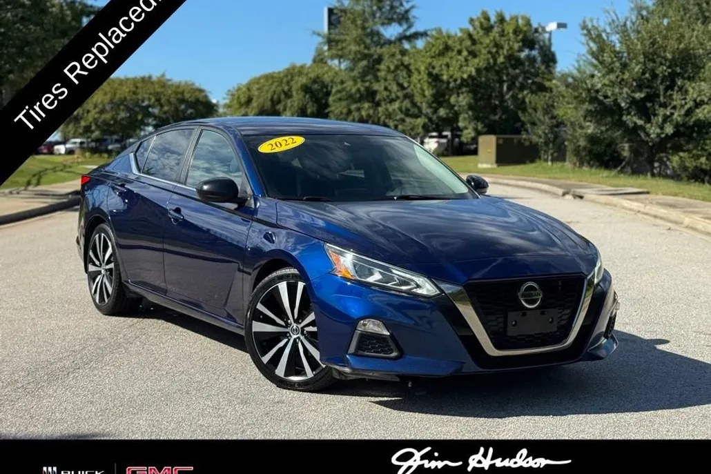 2022 Nissan Altima 2.5 SR photo 1