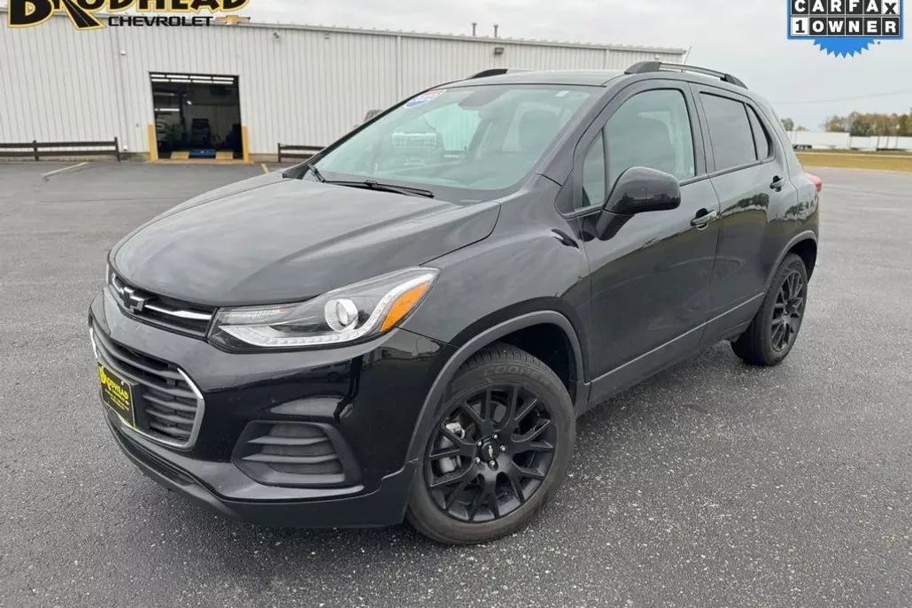 2022 Chevrolet Trax LT photo 1