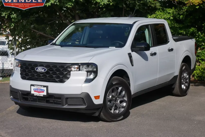 2025 Ford Maverick XLT photo 1