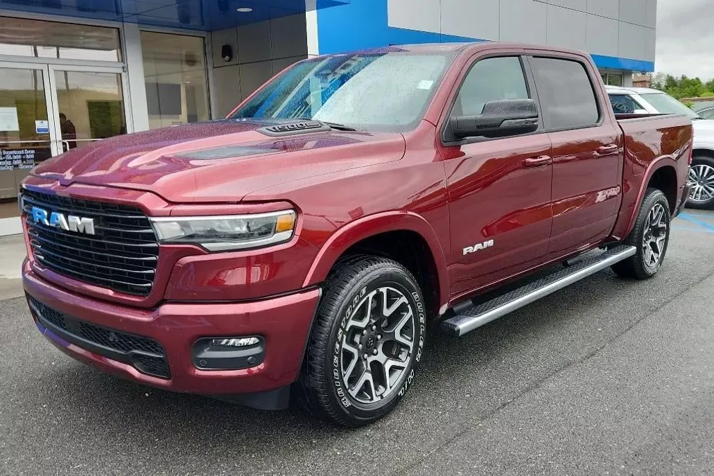 2025 Ram 1500 Laramie photo 1