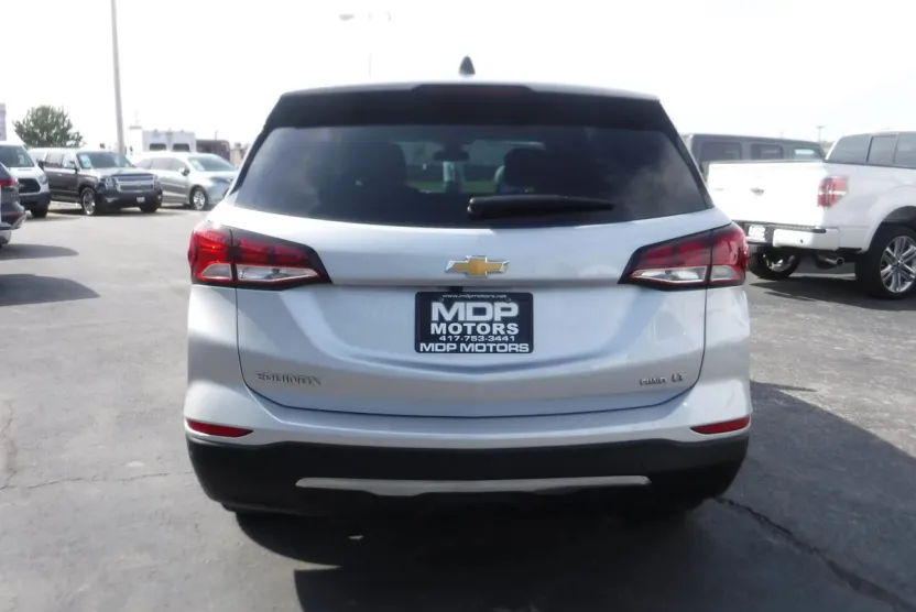 2022 Chevrolet Equinox LT photo 1
