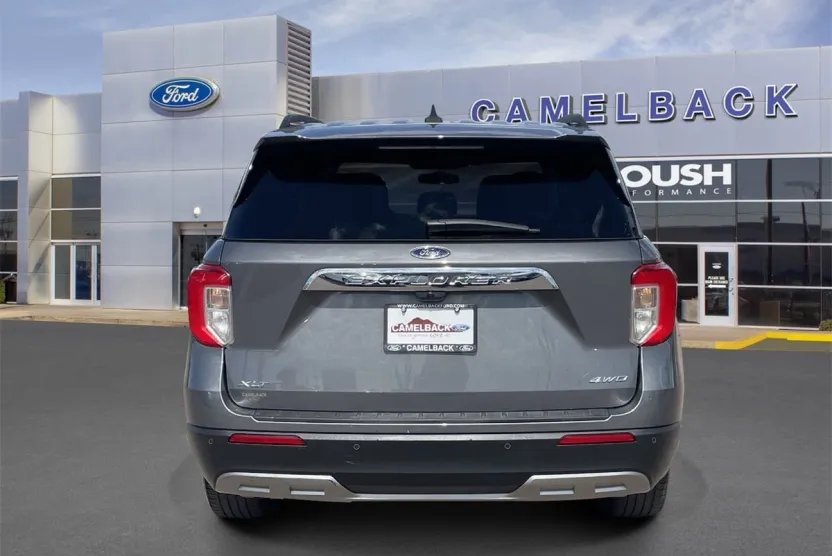 2024 Ford Explorer XLT photo 1