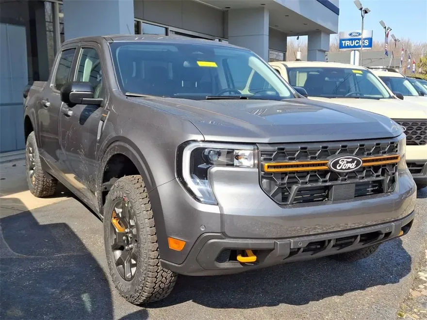 2025 Ford Maverick Lariat photo 1