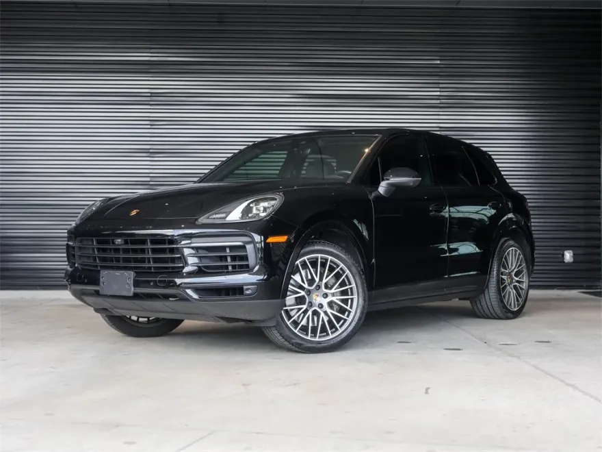 2021 Porsche Cayenne S photo 1