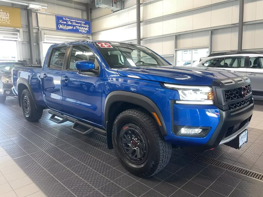 2025 Nissan Frontier PRO-4X photo 1